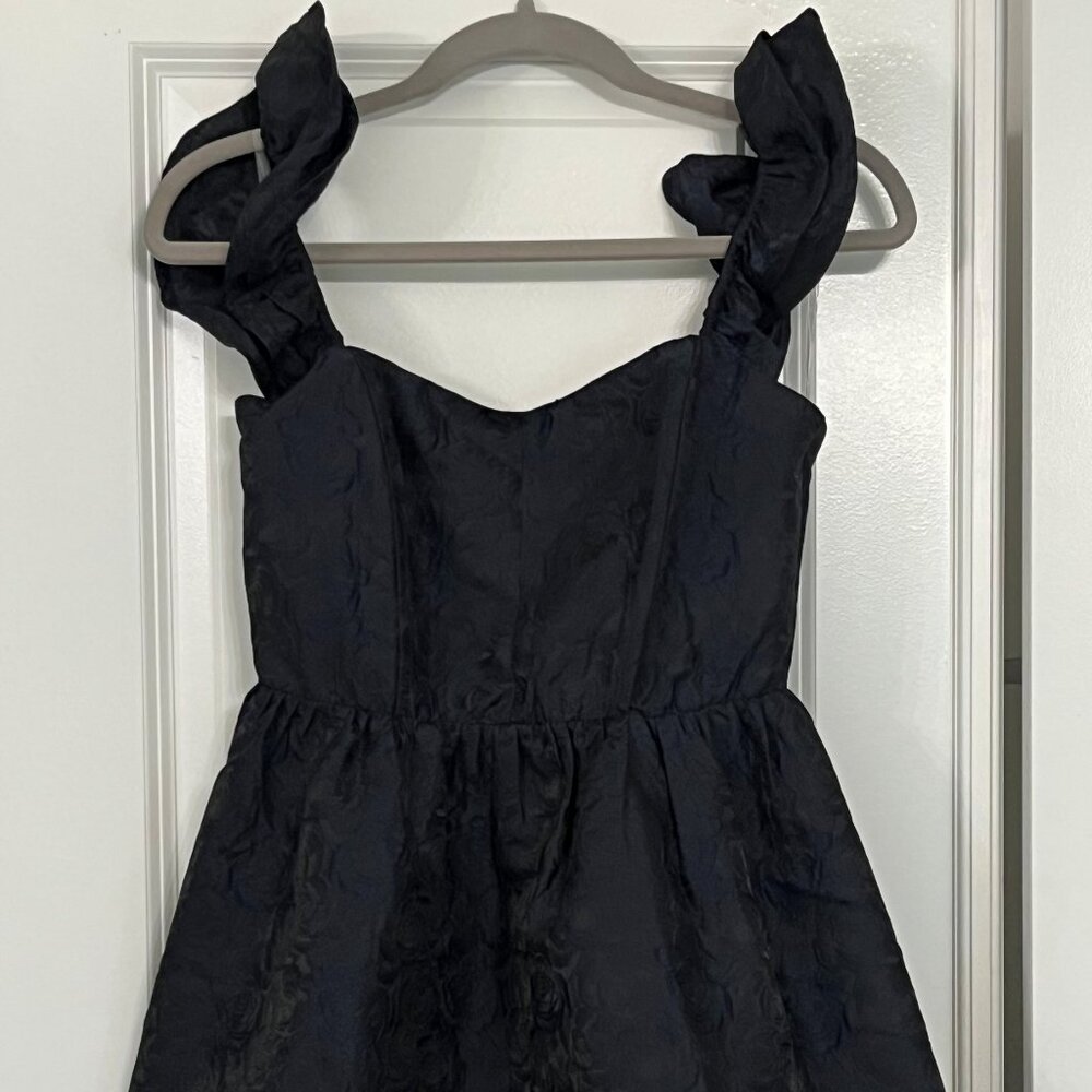 Elegant Jacquard Mini Dress with Ruffle Straps